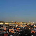 Amazing Rooftop View & Central Location