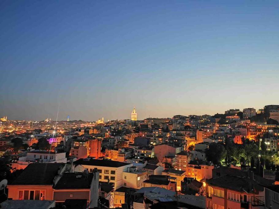 Daire Amazing Rooftop View & Location İstanbul